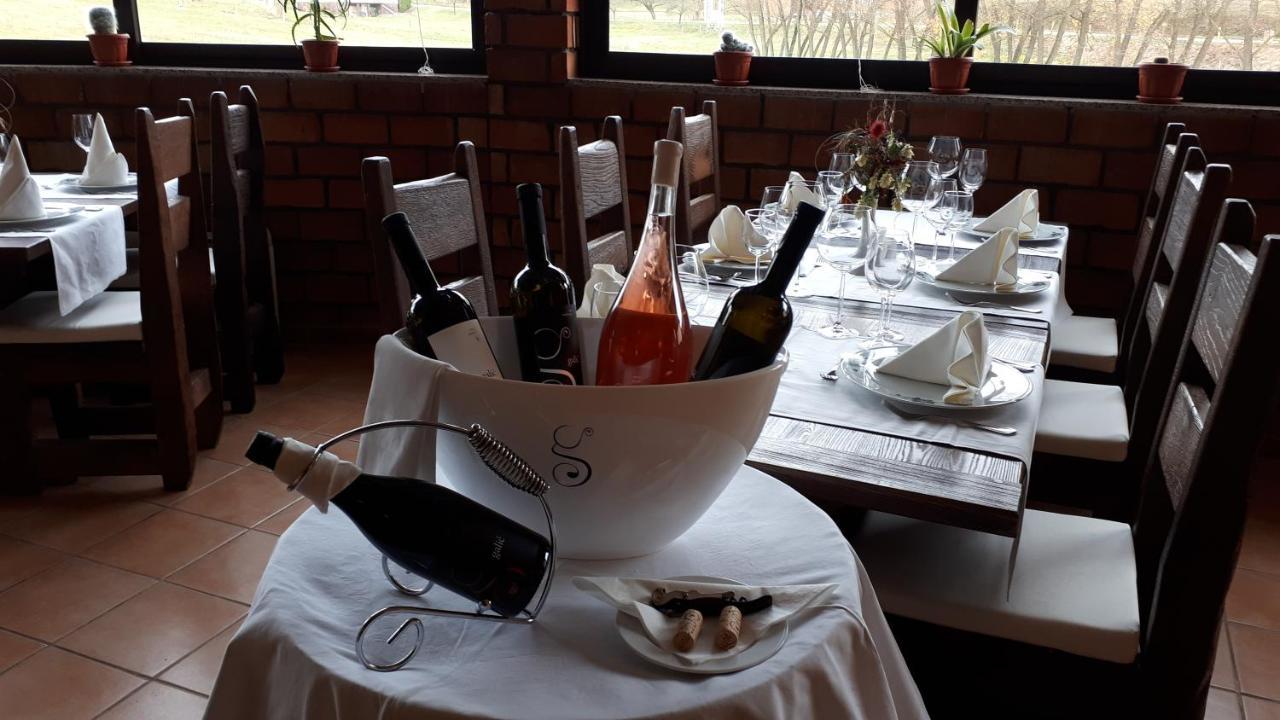 Stupnicki Dvori Winery Hotel Stupnik Brodski Εξωτερικό φωτογραφία